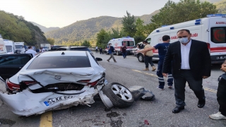 Sakarya’da zincirleme trafik kazası: 12 yaralı