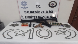 Balıkesir’de düzenlenen tarihi eser operasyonunda 469 sikke ele geçirildi