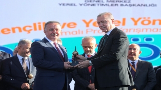 Bağcılar’a, Yerel Yönetimler Gençlik Festivali’nde ”Spor Kenti” ödülü verildi