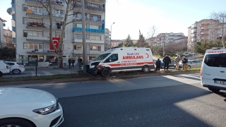 Kocaeli’de ambulansla otomobilin çarpıştığı kazada 1 kişi hafif yaralandı