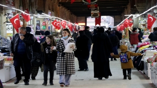 Edirne’de tarihi çarşılarda yılbaşı hareketliliği yaşanıyor