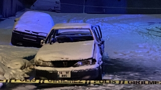 İstanbul’da park halindeki otomobilde çıkan yangında bir kişi öldü