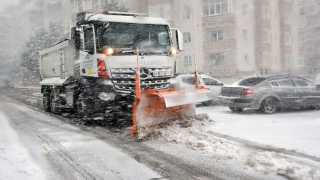 Çorlu’da kar temizleme çalışması yapıldı