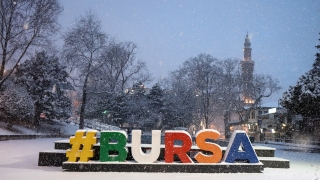 Bursa’da kar etkili oluyor