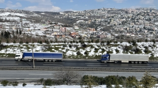 Yoğun karın etkili olduğu Kocaeli ve Sakarya’da kapalı yol bulunmuyor