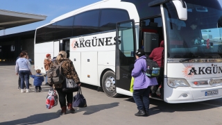 Ukrayna’daki savaş bölgesinden tahliye edilen Türklerin yurda gelişleri sürüyor