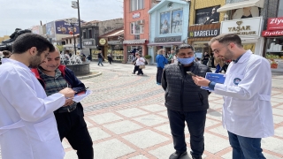 TÜ Tıp Fakültesi öğrencileri vatandaşları eNabız hakkında bilgilendirdi