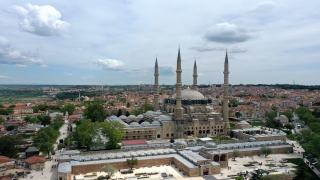 Selimiye Meydanı modern bir görünüme kavuştu