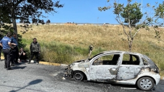 Avcılar’da otomobilde çıkan yangın söndürüldü