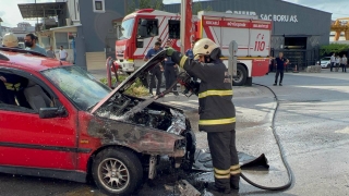 Kocaeli’de seyir halindeki otomobilde çıkan yangın söndürüldü