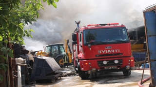 Çanakkale’de hurda lastik deposunda yangın