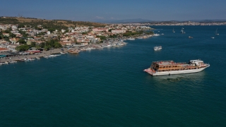 Kuzey Ege turizminin gözdesi Cunda Adası’nda sezon uzadı