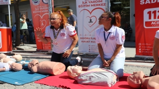 Edirne’de vatandaşlar ilk yardım konusunda bilgilendirildi