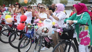 Sakarya’da ”Süslü Kadınlar Bisiklet Turu” düzenlendi