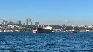 İstanbul Boğazı’ndaki trafik, dümeni kilitlenen gemi nedeniyle askıya alındı 