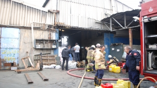 GÜNCELLEME Pendik’te kimya fabrikasında çıkan yangın söndürüldü 