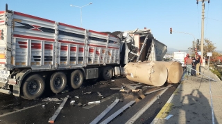 Balıkesir’de zincirleme trafik kazasında 6 kişi yaralandı