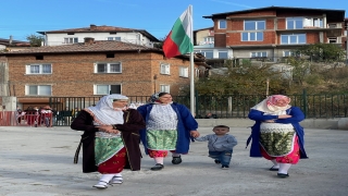 Ribnovolu Müslümanlar yöresel kıyafetleriyle düğün yapma geleneklerini asırlardır yaşatıyor