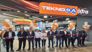 Teknosa Ankara’daki müşteri odaklı yeni konsept mağazasını Nata Vega Outlet AVM’de açtı