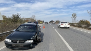 Sakarya’da iki otomobilin çarpışması sonucu 2 kişi yaralandı