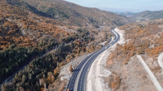 Dört bölgenin kesişimindeki Bilecik’in yolları sonbaharda rengarenk oldu