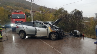 Kocaeli’de kaza yapan otomobil yandı