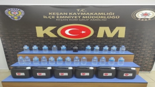 Edirne’de evde 30 litre etil alkol ile 24 şişe sahte içki ele geçirildi