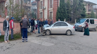 Sakarya’da kaza yapan aracın çarptığı babaanne öldü, torunu ağır yaralandı