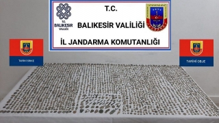 Bandırma’da jandarma operasyonunda 4 bine yakın tarihi eser ele geçirildi