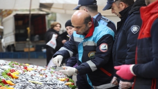 Kartal’da semt pazarlarındaki balık tezgahları denetlendi