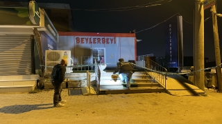 Bursa’da gece kulübüne düzenlenen silahlı saldırıda 3 kişi ağır yaralandı