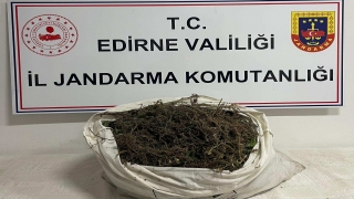 Edirne’de 3 kilo 200 gram esrar ele geçirilen otomobilin sürücüsü tutuklandı