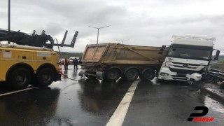 İstanbul'da kontrolden çıkan hafriyat kamyonu bariyerlere çarparak durabildi