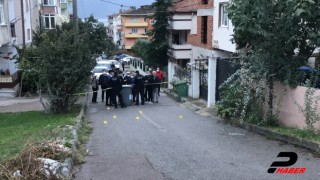 Kocaeli’de balkonda otururken başına kurşun isabet eden kişi ağır yaralandı