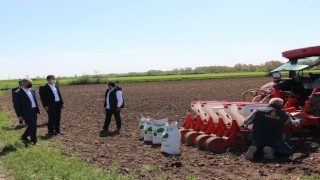 Edirne’de soya fasulyesi üretimini yaygınlaştırmak amacıyla üreticilere soya tohumu dağıtıldı