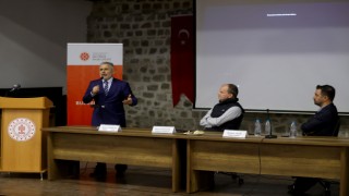 Edirne’de ”Dezenformasyonla Nasıl Mücadele Edilir Paneli” düzenlendi