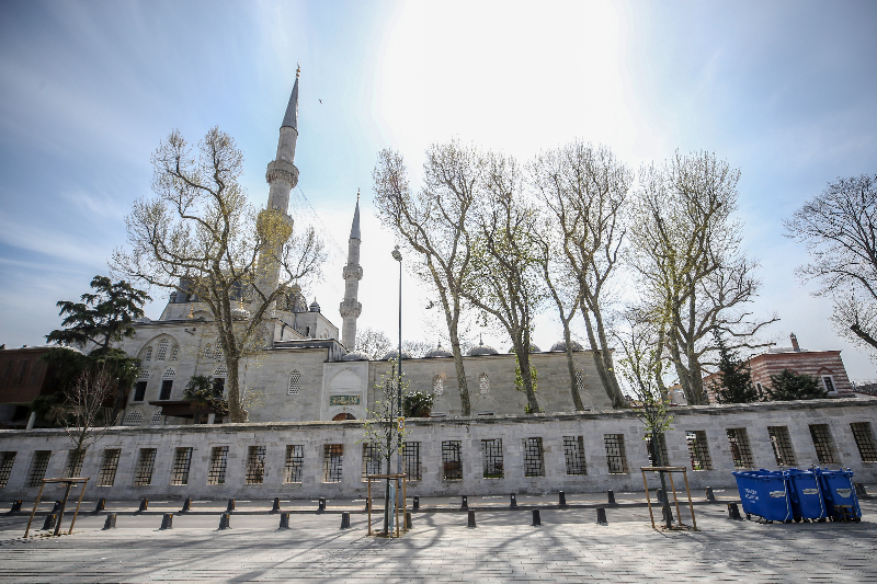 Sokağa çıkma kısıtlaması ikinci gününde Üsküdar Meydanı