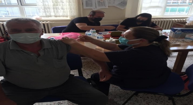 Edirne’de mobil aşı ekipleri köylerde aşılama çalışmalarını sürdürüyor