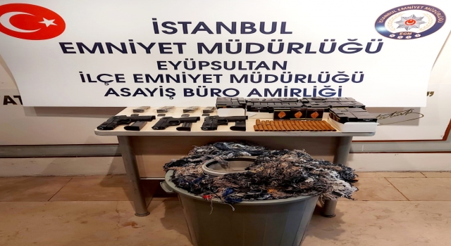 İstanbul’da bir markette 3 ruhsatsız tabanca bulundu