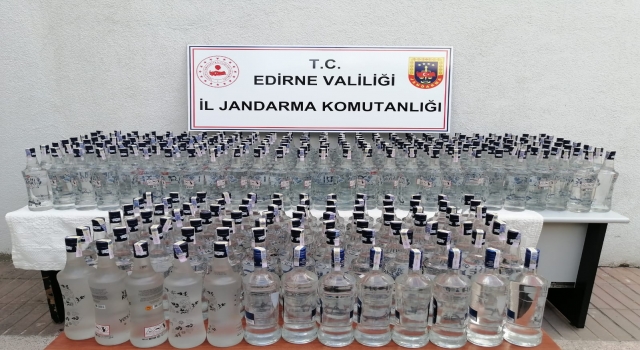 Edirne’de otomobilde 307 litre kaçak içki ele geçirildi