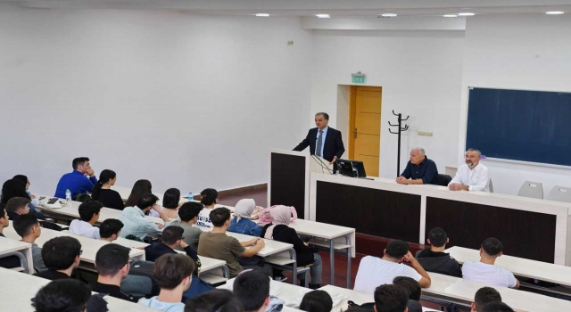 SAÜ’de ilk dersi Rektör Prof. Dr. Al verdi