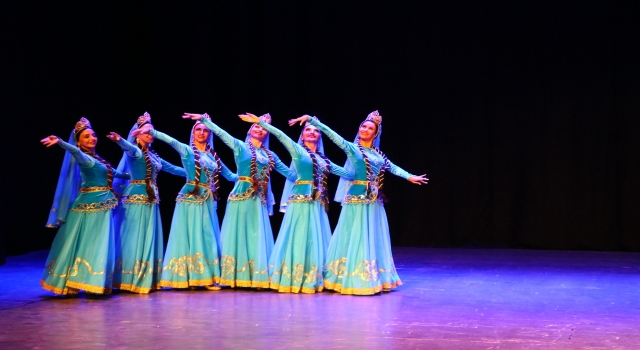 Tekirdağ’da Azerbaycan halk dansları topluluğu gösterisi