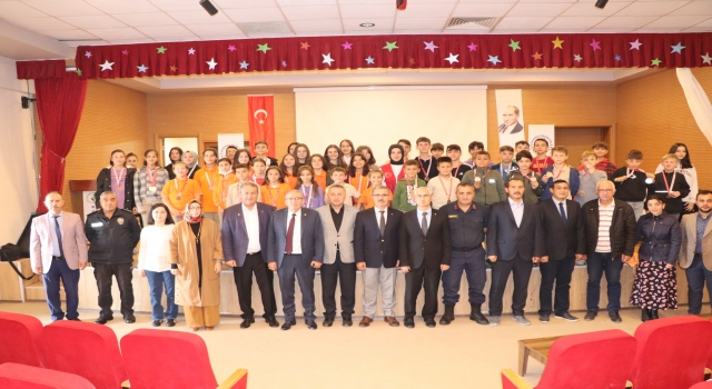 Okullar arası yarışmalarda dereceye girenler ödüllendirildi