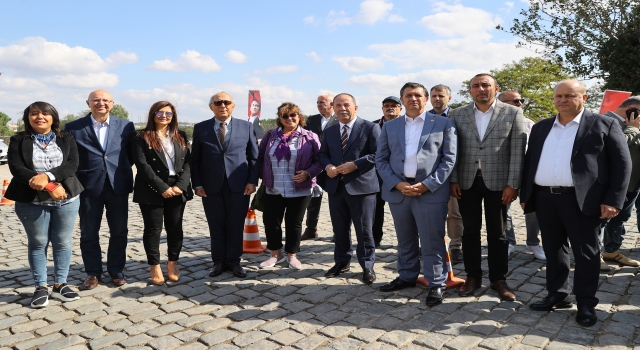 Ataol Behramoğlu’nun ”Edirne Köprüsü” şiirinin yazılı olduğu anıt açıldı