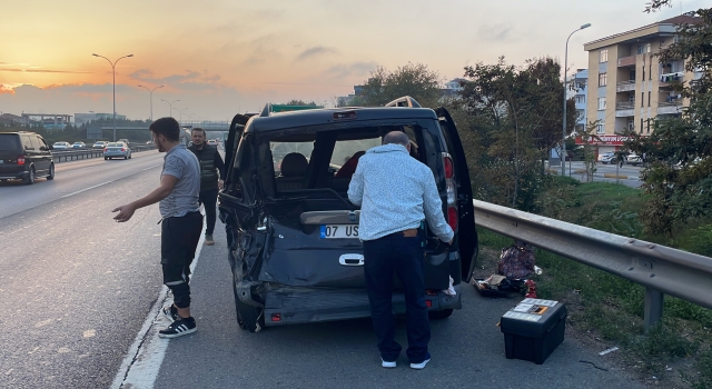 İstanbul’da TEM Otoyolu’nda meydana gelen 2 kazada 2 kişi yaralandı