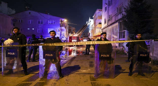 GÜNCELLEME Kadıköy’de bir binada meydana gelen patlamanın ardından çıkan yangın söndürüldü