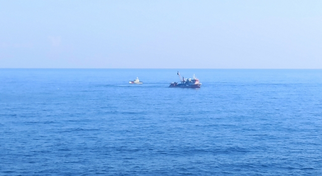 Kocaeli’de alabora olan teknedeki kaybolan kişiyi arama çalışmaları sürüyor