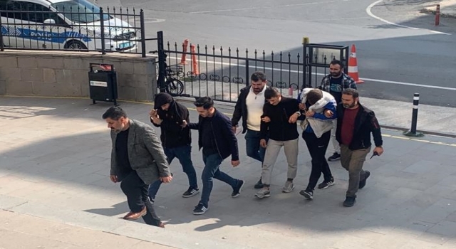 Tekirdağ’da motosiklet çalarken suçüstü yakalanan 3 şüpheliden 2’si tutuklandı