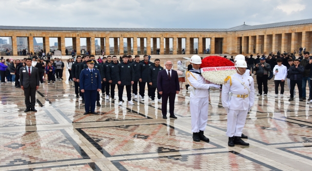 Bigadiç Belediyespor Erkek Voleybol Takımı, Anıtkabir’i ziyaret etti