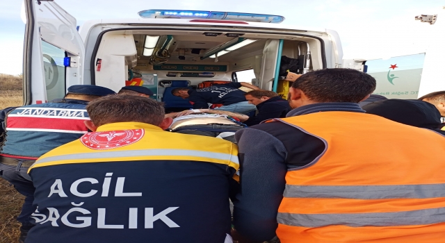 Kırklareli’nde şarampole devrilen tırın sürücüsü yaralandı